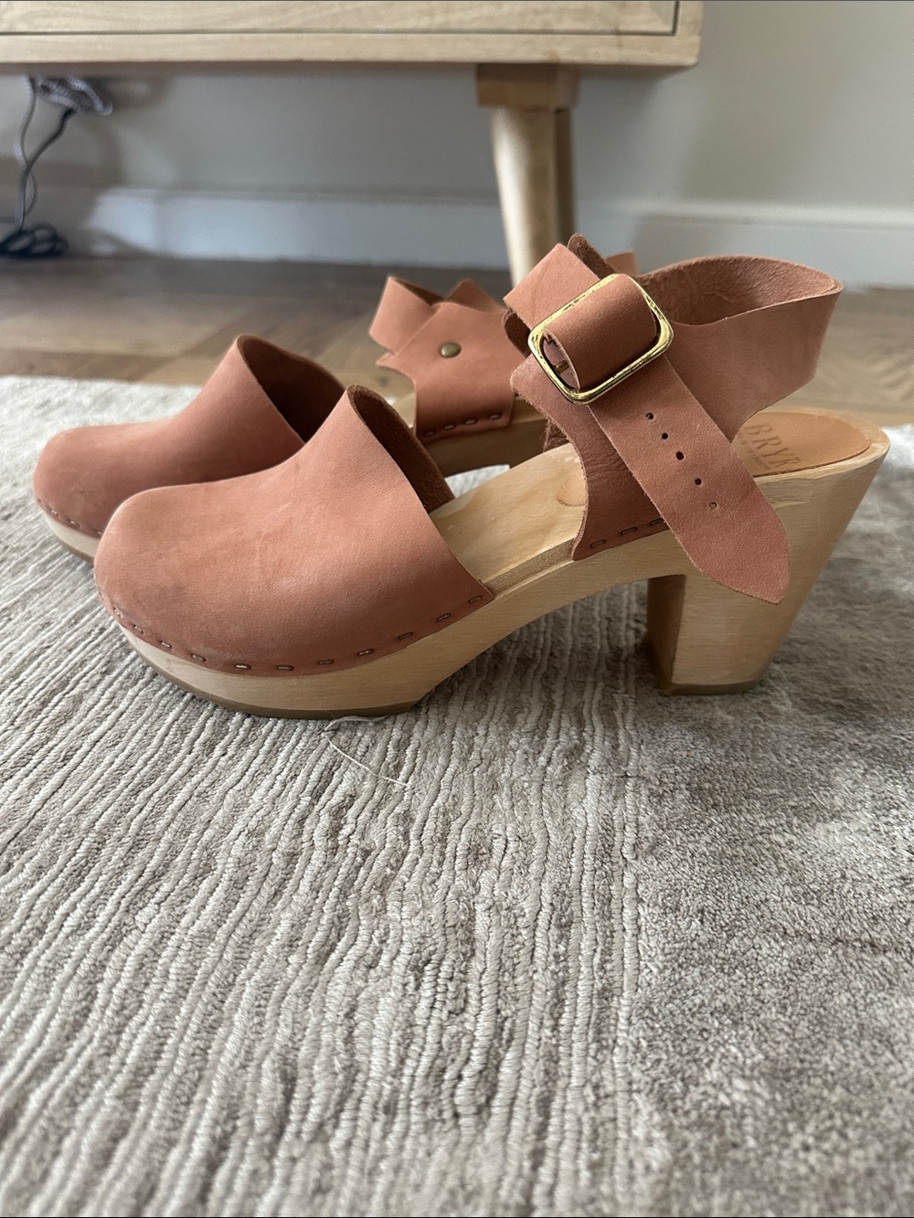 Bryr Clog - size 8 - Picture 3 of 3